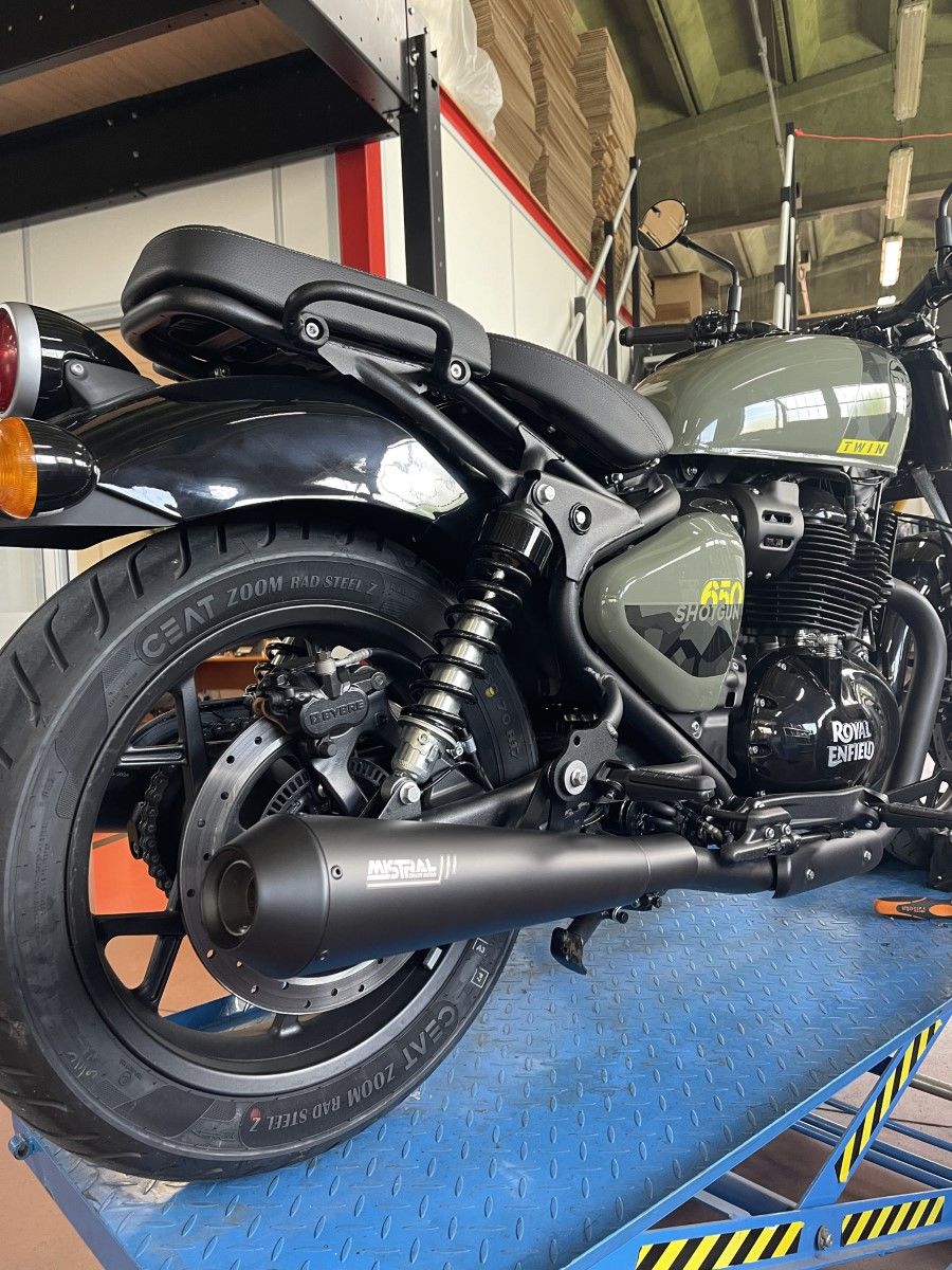 Black painted conical exhaust Royal Enfield ShotGun 650